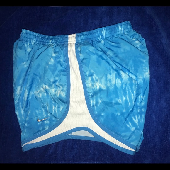 🔴 SOLD on Merc, NOT FOR SALE ANYMORE! Nike shorts - Picture 2 of 4
